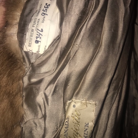 Renfrew Old fur coat.Made in Ottawa Ontario made of Canadian majestic mink - Picture 8 of 8